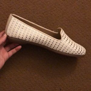 NWT Aerosoles Betunia Flats White 8.5